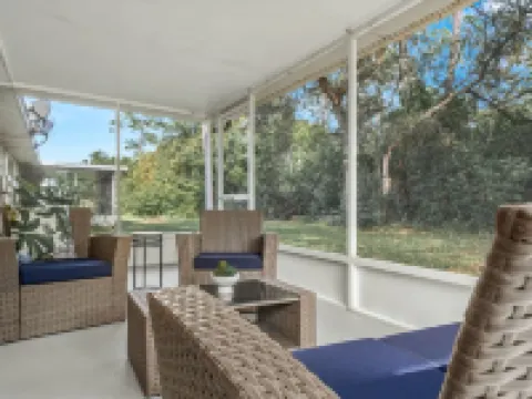 The Executive Villa @ Sun N Lake less than 1 mile to Golf Course and Hospital Hotels in Sebring