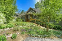 Glen Arbor Getaway • Brand New Air Conditioning! • Dog Friendly!