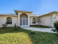 Cheerful & Vibrant Home Near Mineral Springs Hotels in Warm Mineral Springs