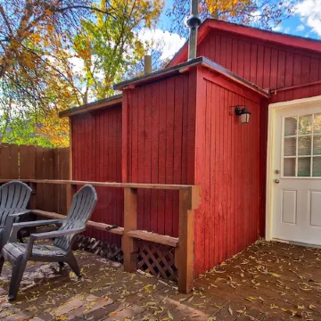 2024 Remodeled Creekside Cabin Steps to Downtown Manitou Springs Lic#9244