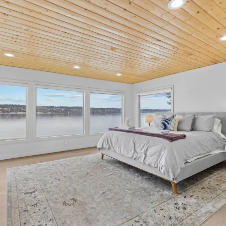Vashon Modern Beachfront Getaway: Pet & Family-Friendly with Stunning Views!