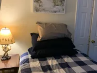 Cozy Up-North Townhouse Bungalow Hotels in Pleasantview Township