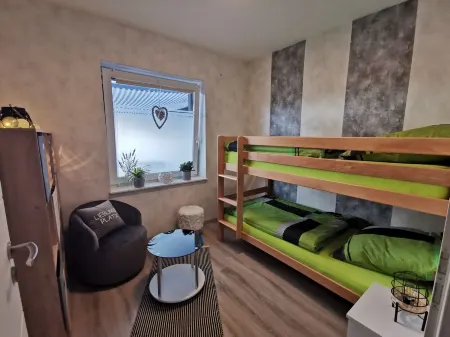 Ferienwohnung AM Dock im Herzen von Augustfehn