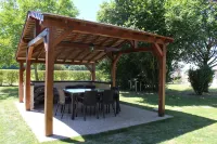 Gîte rural "Le Noyer Rondin" in Cheverny (sleeps 12), ideal for families.