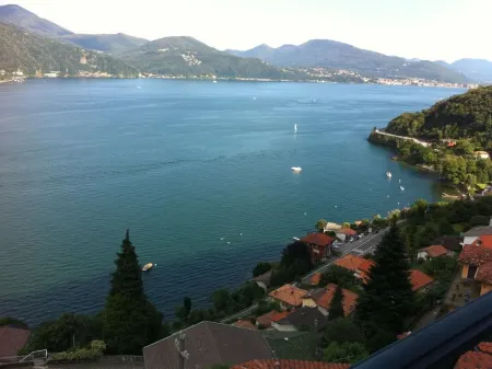 Holiday home in southern gardens with breathtaking panoramic views Отели в г. Carmine