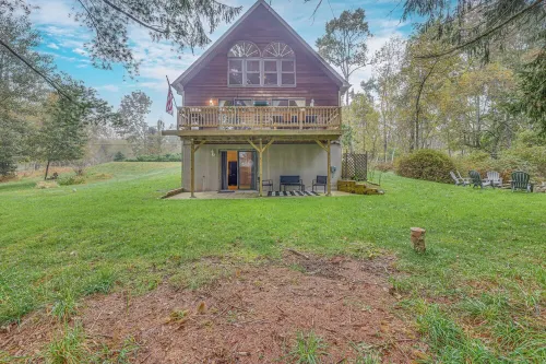 3 BED / 2 BATH HOME WITH BOAT SLIP - STEPS TO LAKE WALLENPAUPACK