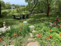 Sanctuary House: An ocean-view farmhouse retreat Hotels in Dukes County