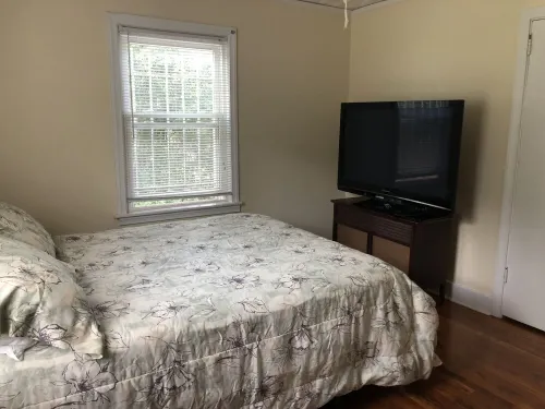 Lovely 3bdrm home walking distance from Masters