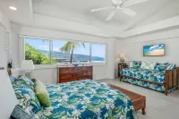 Fabulous Waterfront Modern Home on the Keiki Beach, Walking Distance to Town