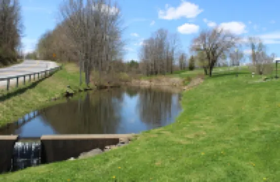 Peaceful Getaway - 12 Mins to Saratoga Race Track サラトガのホテル