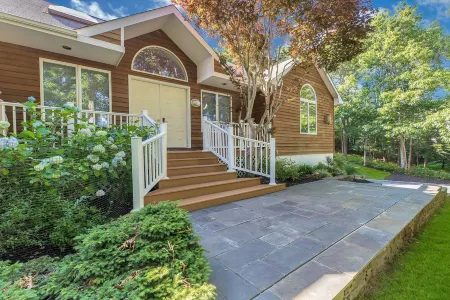 Hamptons - Pool & Private Tennis Court, Hot Tub, 2 Pickleball Courts