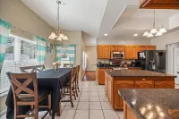 Peaceful Family Vacation! Private Pool, Jacuzzi