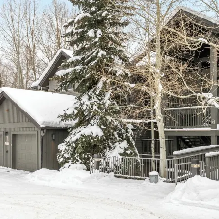 Cozy Beaver Creek Getaway Minutes From Ski Lift!