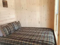 Cozy Cabin in Lovely Errol with Direct Trail Access, Close to Town (Cabin 2) Hotels in Errol
