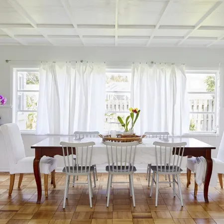 Stylish, and Relaxing in a Charming Neighbourhood with a Secluded Local Beach.