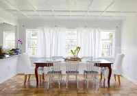 Stylish, and Relaxing in a Charming Neighbourhood with a Secluded Local Beach.