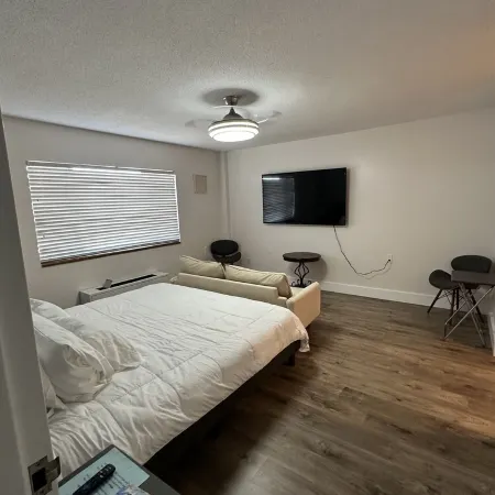Beautiful Renovated Studio in Gadsden, AL