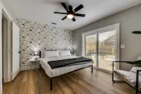 Downtown McKinney Modernized Historical home Hotel dekat Encore Wire