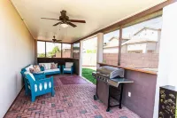 Spacious 4BR/3 Bath House with Beautiful Mountain Views front and back.