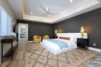 Central Tucson Luxury - Minutes from U of A - Saltwater Pool - Sleeps 10