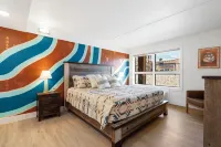 Poolside Cactus Flower Condo, Walk To Landing, Fishing Dock, & Indoor Pool