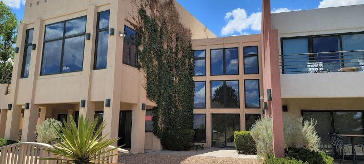#1 BEST VIEWS! Huge, Luxury Contemporary Home + HEATED POOL Hotels in Sandoval County