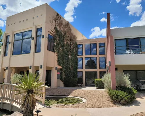 #1 BEST VIEWS! Huge, Luxury Contemporary Home + HEATED POOL Hotels in Rio Rancho