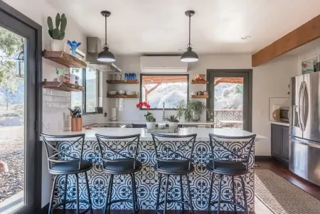 Sun Ray Ranch Cabin between Joshua Tree and Palm Springs