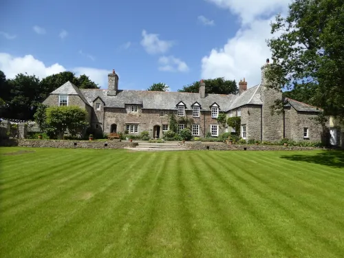 Bay Cottage, a section of Ebbingford Manor, 850 yr old manor house by beach&town - 4-Star