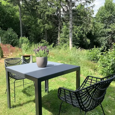 Moderne Wohnung im Grünen mit Privatem Garten