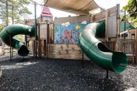 Heart of Village of Baytowne Wharf with views of Marina, Fireworks and Concerts!