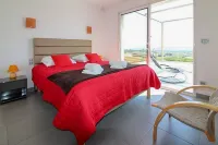 Exceptional Villa in Provence - Paradise above the canopy!