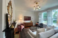 The Little Yellow House - Hyde Park and O’Bryonville Walkability