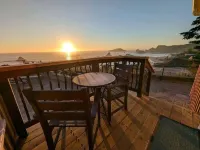 Sparkling Clean, Private & Quiet! Amazing Ocean Views [4]