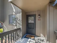 Lakefront Pinehurst Condo 2BD/2BA 派恩赫斯特住宿飯店