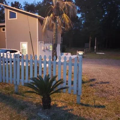 A Hidden Treasure: Spacious Studio with Private Entrance. Guests Hate to Leave. Hotels near Withlacoochee Bay Trail. 10201 N Suncoast Blvd Crystal