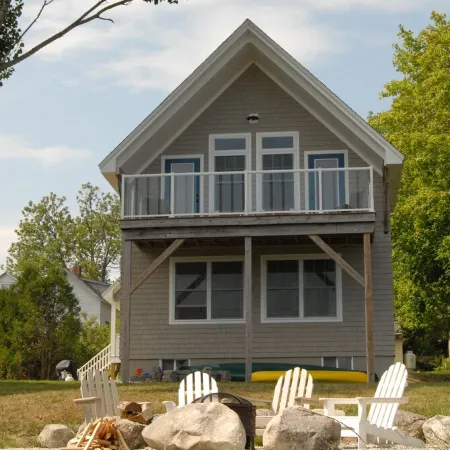 Summer special! Adorable Whale's Tail guest cottage.