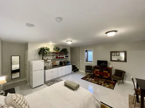 St. Paul Studio Unit - 2 guests