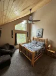 Luxury Island Park Cabin - 20 miles from Yellowstone Entrance