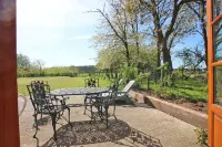 Countryside Cottage with Views Across Fields Hotels near Standard Quay