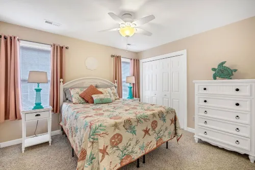 "REEL SALTY" Located in the heart of KDH! 킬데빌힐스 호텔