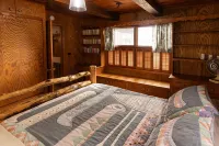 Relaxing cabin on Beaver Lake,  by Namekagon River and close to Hayward