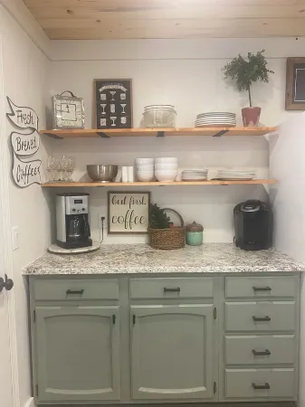 Tranquil Ski Retreat + Hot Tub + Mins to Brundage Ski Resort & McCall 4 Bd+WiFi