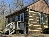 Beautifully Restored Log Cabin in Bluemont, VA Hôtels à proximité de : Franklin Park Performing & Visual Arts Center