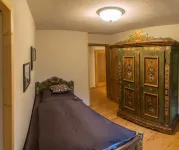 Cozy, rustic and top renovated monument farmhouse above cribs