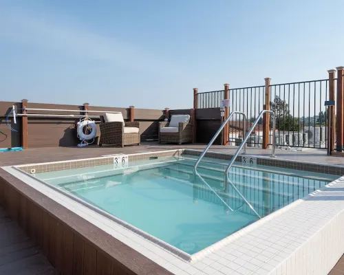 Bright & Sunny Top Floor • ADA Elevator • Walk Downtown • Garage • in-unit W/D Hotels in Walnut Creek