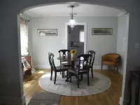 Charming 1920 Tudor-style house, great location! Ξενοδοχεία στην πόλη Alpine