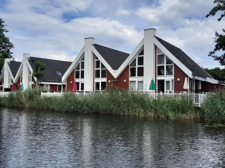 Vacation home with water terrace incl. additional costs - with sauna and fireplace