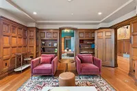 Designer Luxe 1BR in Historic West Town/Fast WI-FI