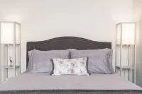 Pacific Heights Victorian Bedroom & Bathroom